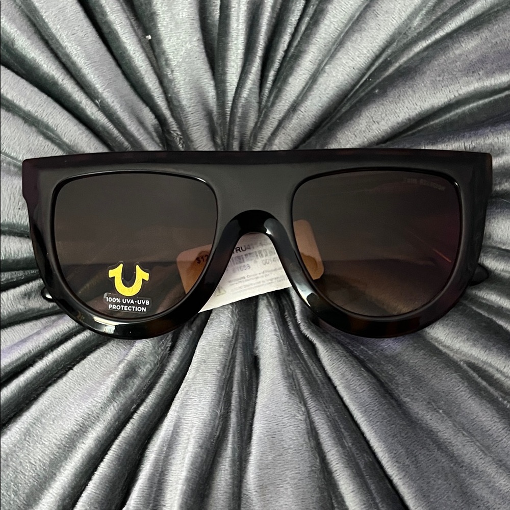 True Religion Classic dark brown Y2K Sunglasses